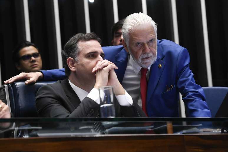 BRASILIA DF NACIONAL 22-11-2023 SENADO SESSAO RODRIGO PACHECO Plenario do Senado Federal durante sessao deliberativa ordinaria. Na ordem do dia, votavßv£o em dois turnos da PEC 8/2021 que limita decisvµes monocrv°ticas (individuais) e pedidos de vista no Supremo Tribunal Federal (STF) e outros tribunais. Tambv©m estv° na pauta, projeto de lei que cria uma polv?tica nacional de atendimento a pessoas com cv¢ncer no Sistema vönico de Sav?de (SUS). Mesa: lv?der do governo no Senado Federal, sen