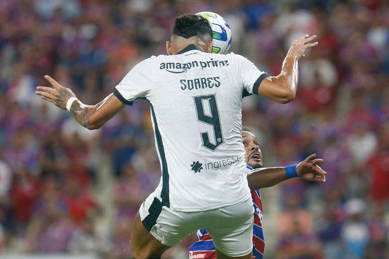 Brasileirão: com gols de Tiquinho Soares, Botafogo bate Fortaleza e segue  líder