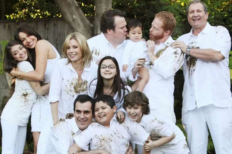 ‘Modern Family’ apresenta, com humor e perspicácia, três núcleos familiares diferentes 