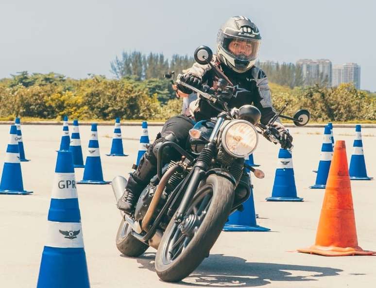 Aluna do GPR Motorcycle Course: para aprimorar tem que praticar! (Foto: Acervo Ju Corguinha)