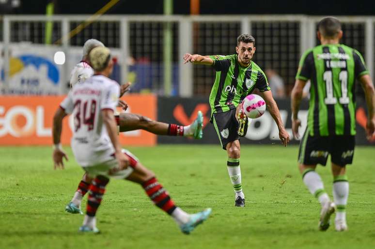 Flamengo bate o Bragantino antes de jogo com América-MG em