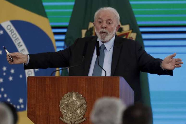 Lula diz que "nem um pai de família" tem como saber de tudo
