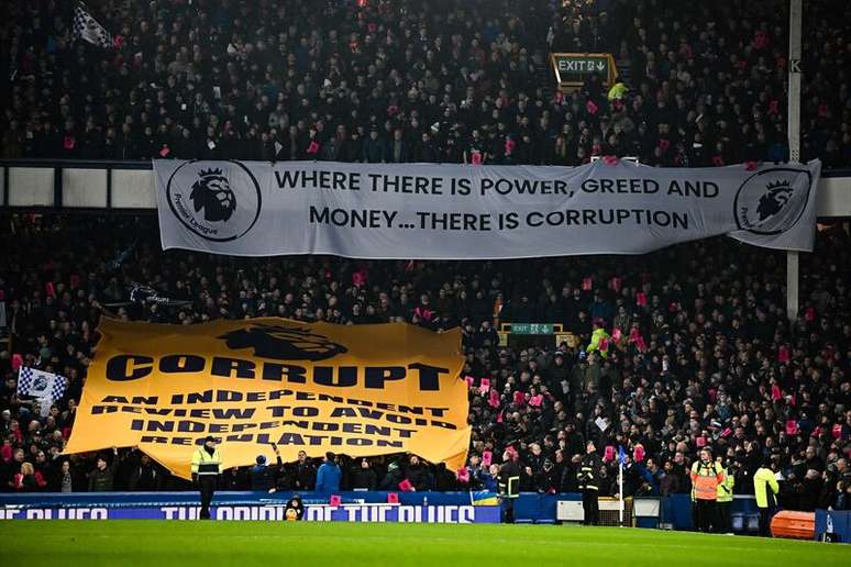 Mais protestos da torcida do Everton-