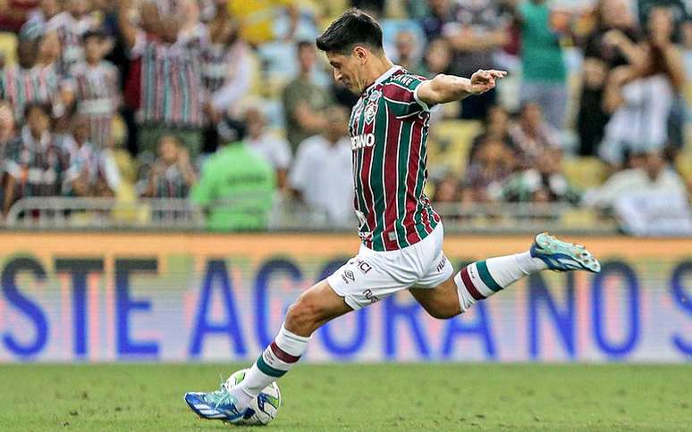 Cano foi novamente decisivo em vitória do Fluminense sobre o Coritiba, no Maracanã –