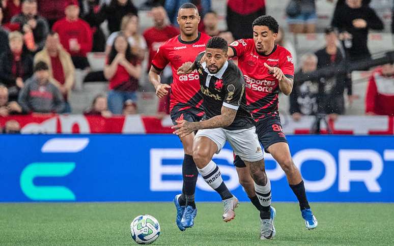 Athletico e Vasco fizeram jogo muito intenso e sem gols na Ligga Arena –