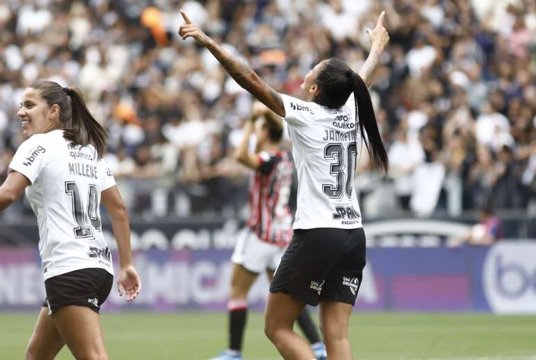 Tarciane celebra o seu gol, o segundo do Corinthians sobre o São Paulo. Triunfo por 4 a 1 valeu o caneco do Paulistão-2023 –