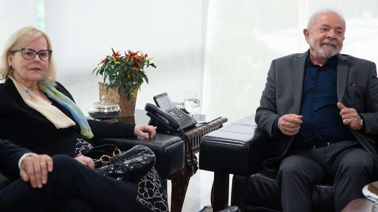 Rosa Weber e Lula durante reunião no Planalto: presidente disse que não levará em conta a cor da pele ou gênero para escolher seu indicado a próximo ministro do STF