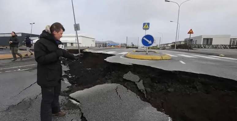 Várias crateras se abriram em cidade da Islândia por causa dos tremores de terra