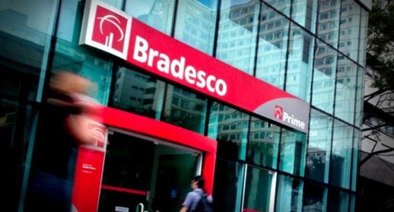 Bradesco disse que o processamento noturno do banco não atualizou corretamente o saldo da conta corrente de um grupo reduzido de clientes. 