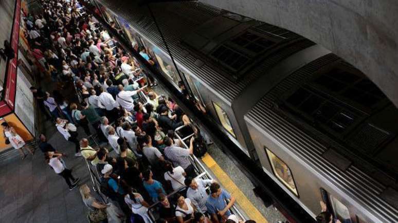 Linhas do metrô de SP geridas pelo setor público terão funcionamento reduzido nesta terça-feira (28)