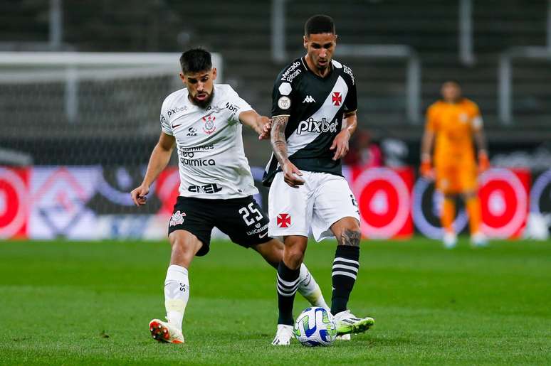 O Corinthians enfrentou o Vasco na Neo Química e venceu por 3 a 1; (Photo by Ricardo Moreira/Getty Images)
