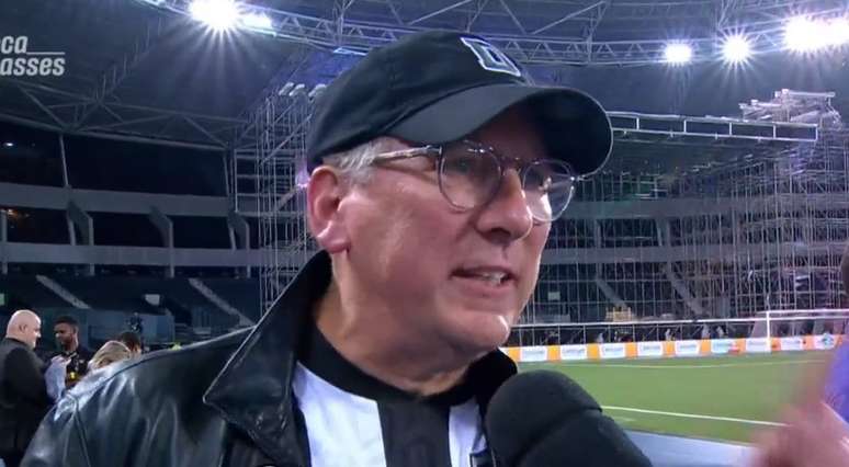 Dono do Botafogo, John Textor volta a forçar rivalidade com o Palmeiras