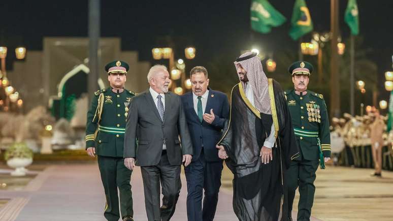 Lula se reuniu com Mohammed bin Salman, príncipe herdeiro e primeiro