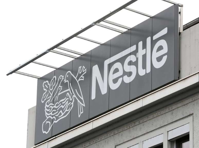 Logo da Nestlé em unidade em Konolfingen, Suíça. REUTERS/Arnd Wiegmann/File Photo