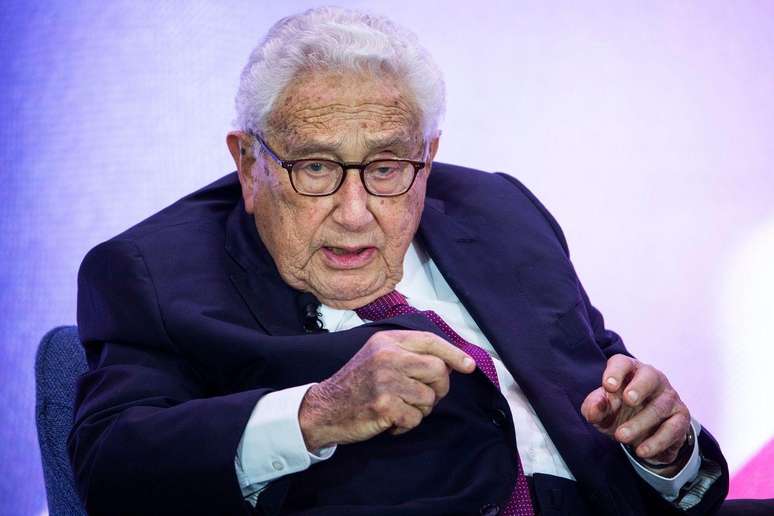 Henry Kissinger em foto de 2019; ele permaneceu ativo até pouco antes de sua morte, incluindo uma visita à China em julho