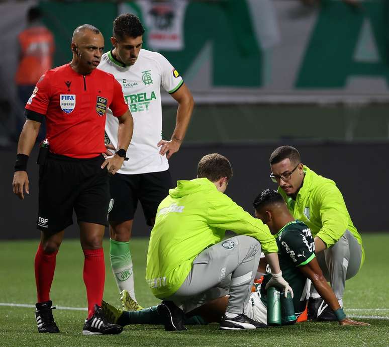 Rony joga? Entenda a situação do atacante para o clássico contra o