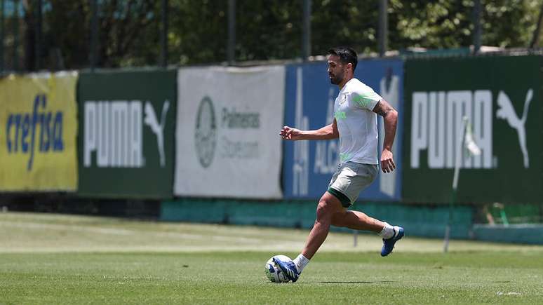 Palmeiras se reapresenta com treino técnico após classificação à