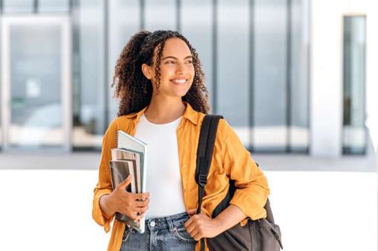 Níveis de inteligência mais baixo podem apresentar relação com distúrbios, como a esquizofrenia. (Fonte: GettyImages/Reprodução)