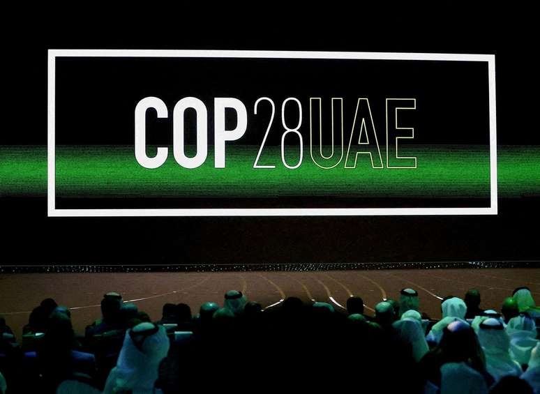 COP28 em Dubai enfrenta vários desafios, incluindo a ambição de aumentar as emissões de carbono