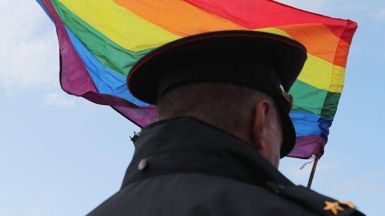 Comunidade LGBTQIA+ da Rússia enfrenta pressão crescente das autoridades há anos