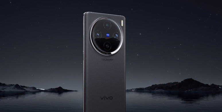 O Vivo X100 Pro foi o primeiro smartphone a ser lançado com processador MediaTek Dimensity 9300 (Imagem: Divulgação/Vivo)