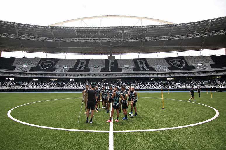 Últimos 12 jogos entre Santos x Botafogo pelo Brasileirão (sem