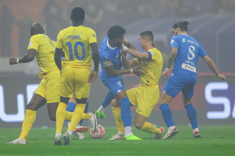 Al Hilal atropela Al Nassr com show de Mitrovic e jogo fraco de CR7 Al Hilal atropela Al Nassr com show de Mitrovic e jogo fraco de CR7