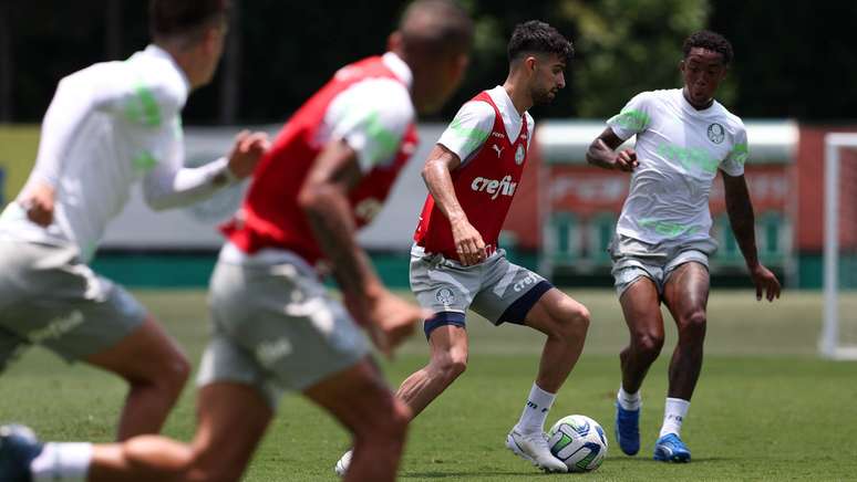 Flaco López festeja gols feitos e enaltece elenco do Palmeiras: 'Me sinto muito querido'. 