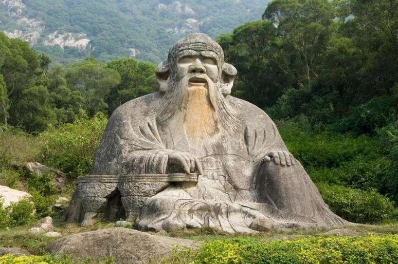 Estátua da Dinastia Song de Lao Tzu, mestre filósofo chinês e pai do taoísmo