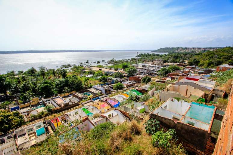 Vista da região que engloba os bairros Pinheiro, Mutange, Bom Parto e Bebedouro, em Maceió, em Alagoas, onde moradores tiveram que deixar suas casas devido à instabilidade do solo causada pela extração da sal-gema.