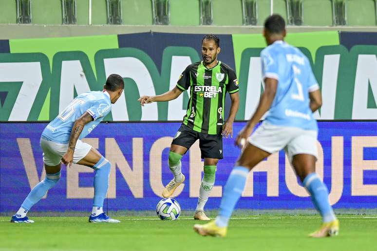 Na despedida dos rebaixados, Goiás vence o América Mineiro 