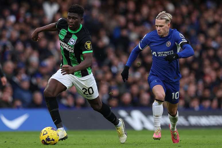 Brighton arranca empate com Chelsea graças a golaço de bicicleta de  atacante iraniano, futebol inglês