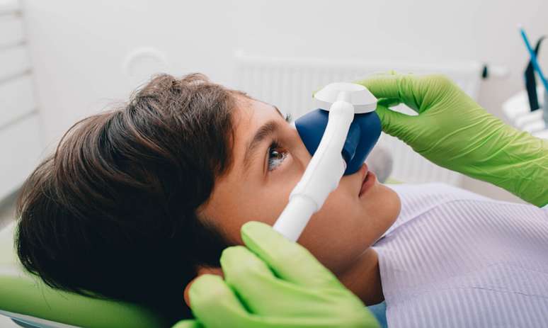 Gás do Riso: sedativo pode ajudar crianças com medo de dentista -