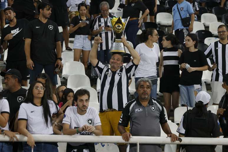 Botafogo perde título do Brasileirão 