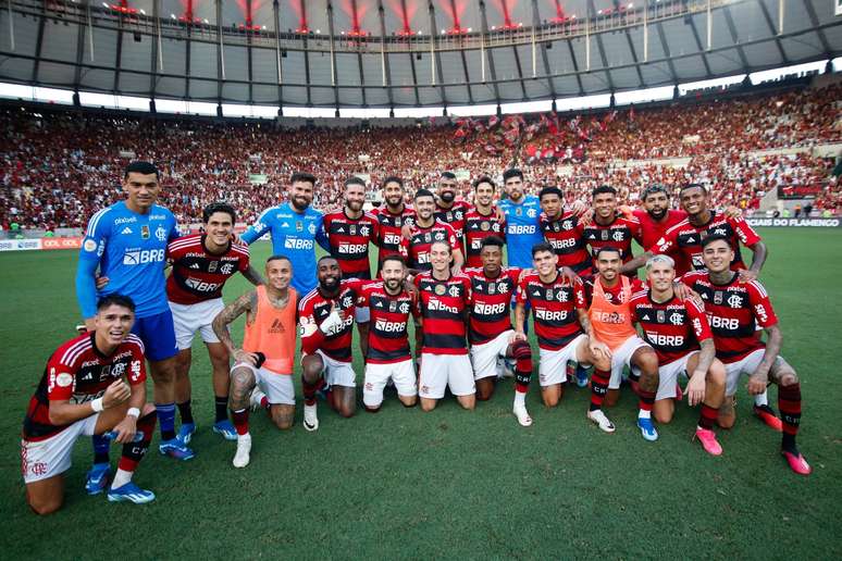 Novos jogadores podem indicar saída de ídolo do Flamengo