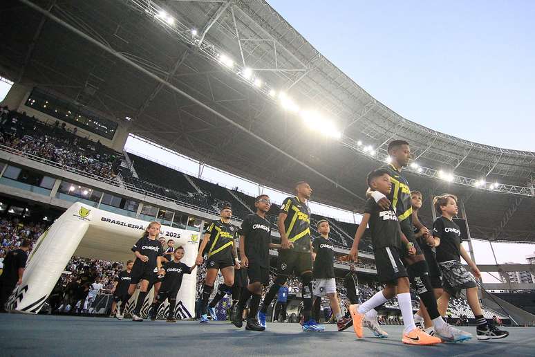 Mudanças no futebol brasileiro desde a última vez sem o Botafogo líder do  Brasileirão