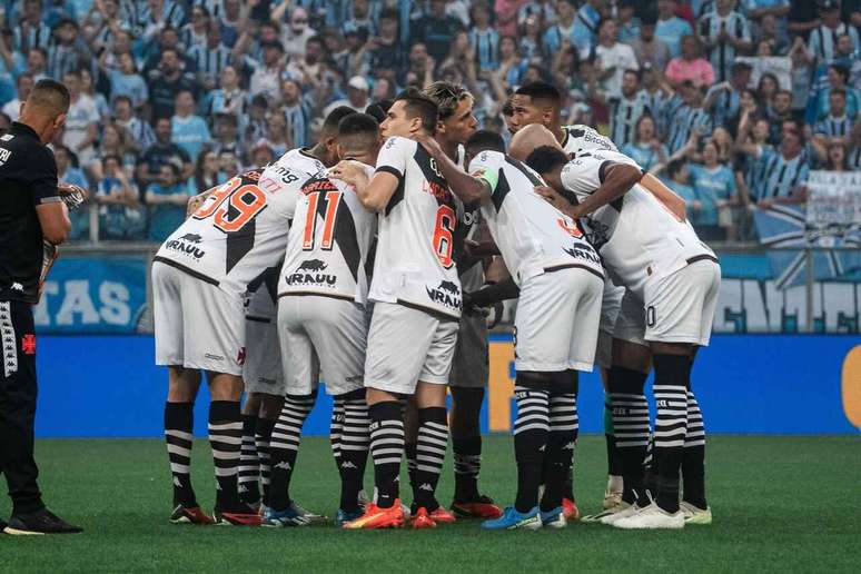 Entenda por que jogo entre Santos e Vasco é fundamental para os dois na  luta contra o rebaixamento - Fotos - R7 Futebol