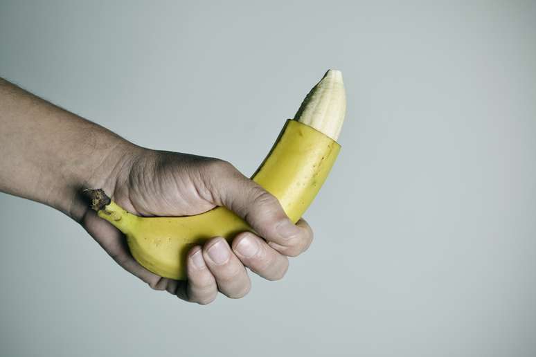 How to avoid spontaneous erections after phimosis surgery?