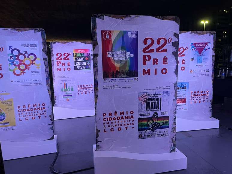 Evento contou com cartazes das edi&ccedil;&otilde;es anteriores da Parada do Orgulho LGBTQIA+ de S&atilde;o Paulo