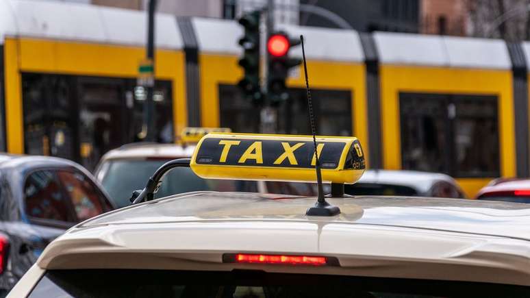 Motoristas que trabalhem com táxi também não pagam IPVA (Imagem: wal_172619/Pixabay/CC)