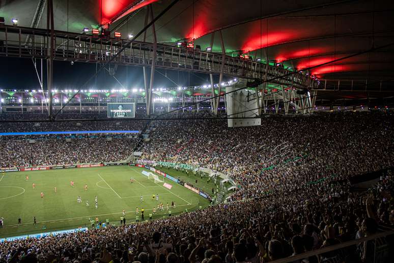 Fluminense faz último jogo no Maracanã 