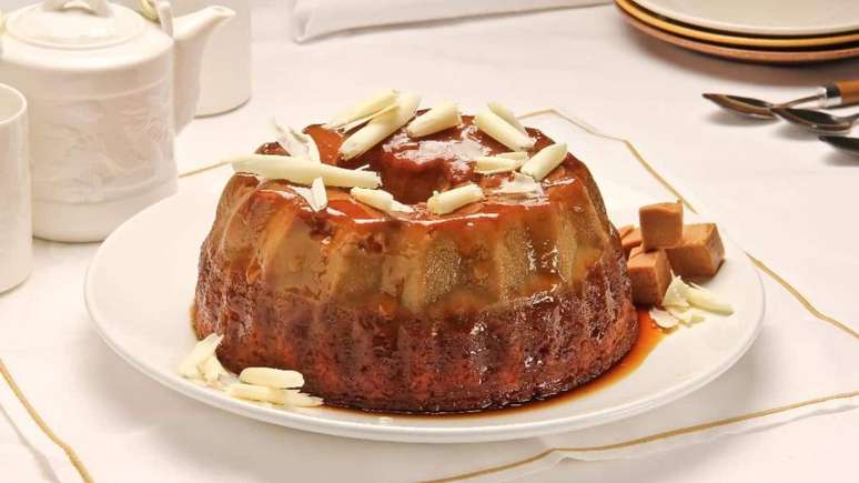 Dulce de leche pudding cake: a delicious combination