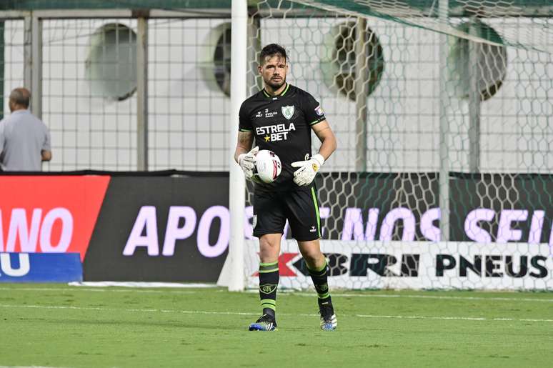 Cavicholi perdeu espaço na titularidade do América 