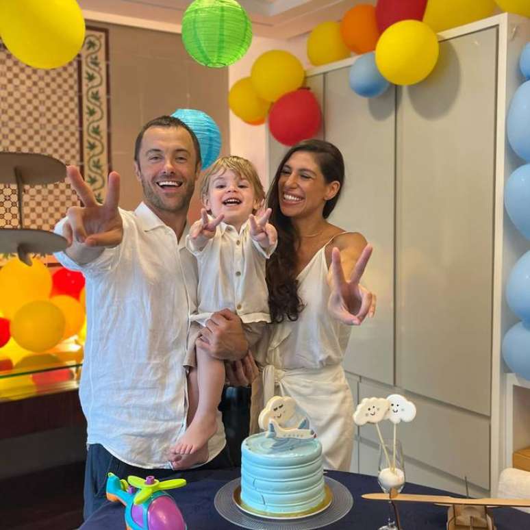 Kayky Brito celebrates son Kael's second birthday with wife Tamara Dalcanale. Kayky Brito celebrates son Kael's second birthday with wife Tamara Dalcanale.