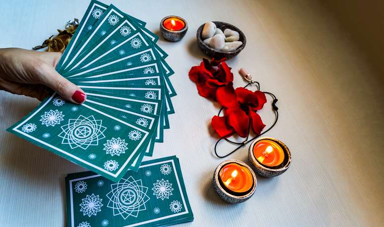 What do tarot cards say about 2024?