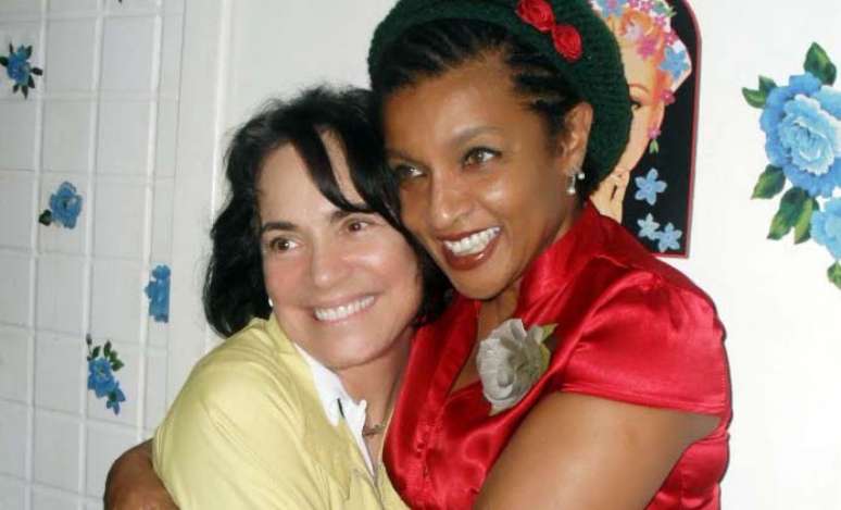 Regina Duarte e Elisa Lucinda já foram muito amigas, hoje são quase rivais por conta da política