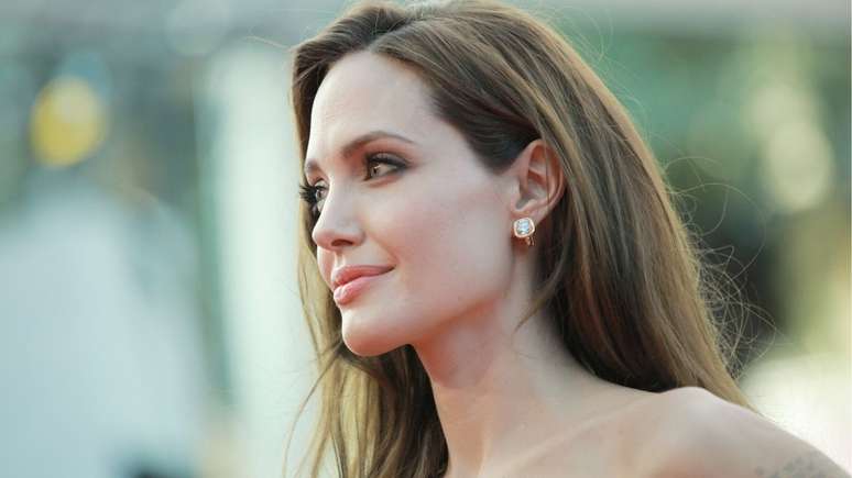 Angelina Jolie faz revelação sobre sua profissão: 'Eu não seria atriz hoje' -