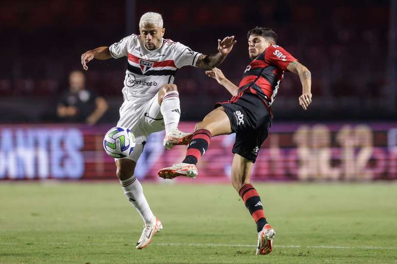 Mesmo derrotado por São Paulo, Flamengo é campeão Brasileiro