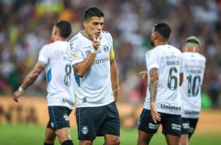 Atacante do Grêmio fala após vitória no Maracanã