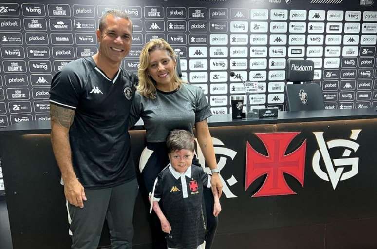 Família de Guilherme Gandra foi assaltada na saída do estádio, no Rio